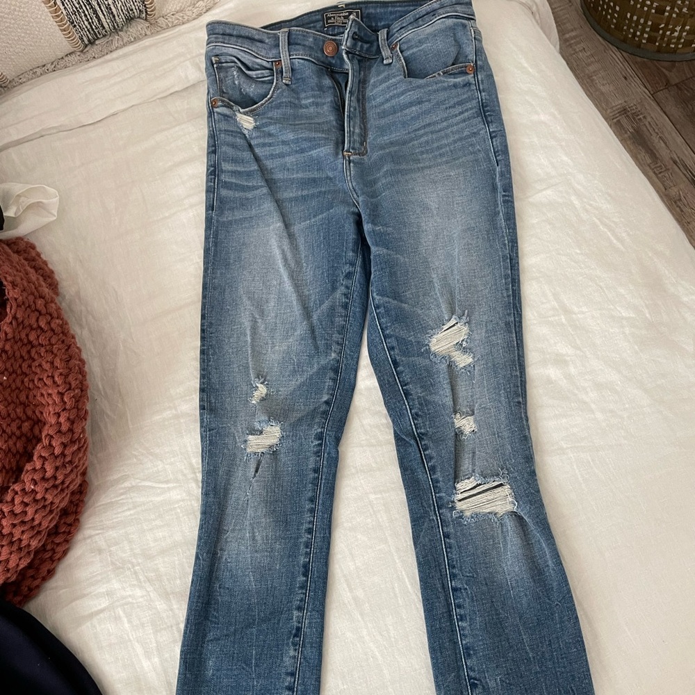 Abercrombie distressed skinny jeans size 2R